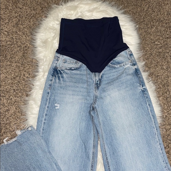 Pinkblush Relaxed Straight Raw Hem Light Blue Women's Maternity  Jeans - Picture 2 of 8